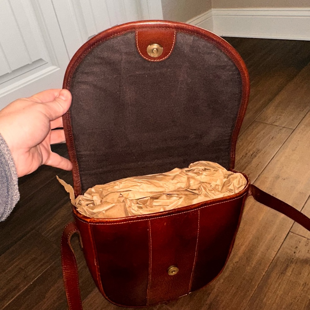 Past Time Leather Large Vintage Crossbody Adjustable Shoulder Saddle Bag, Tooled - Picture 11 of 16